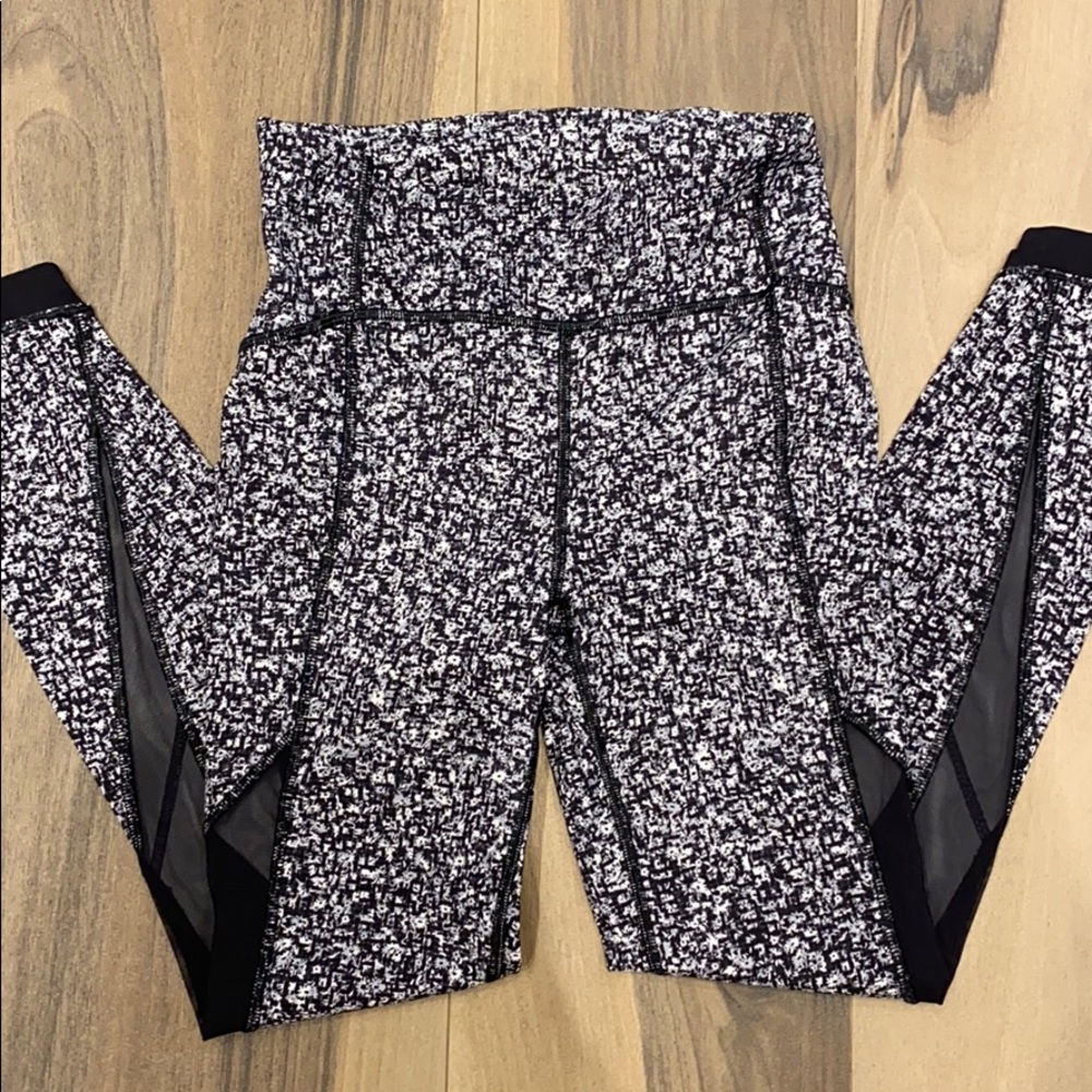 Lululemon pants black and white with mesh
